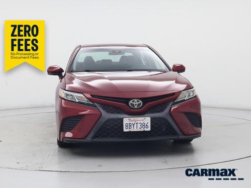 Red 2018 Toyota Camry SE