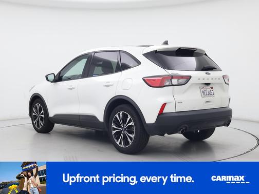 White 2022 Ford Escape SE