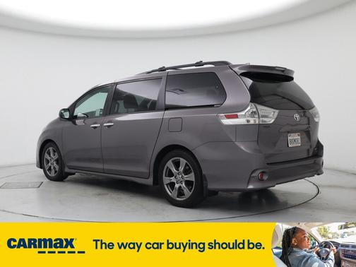 2019 Toyota Sienna SE