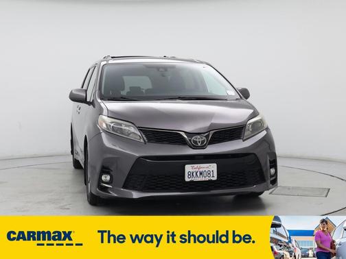 2019 Toyota Sienna SE