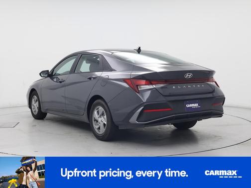 Gray 2024 Hyundai ELANTRA SE