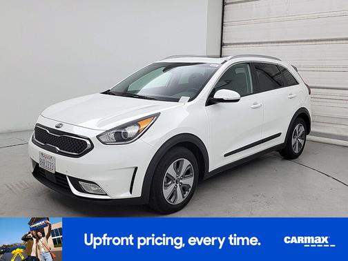 White 2019 Kia Niro EX