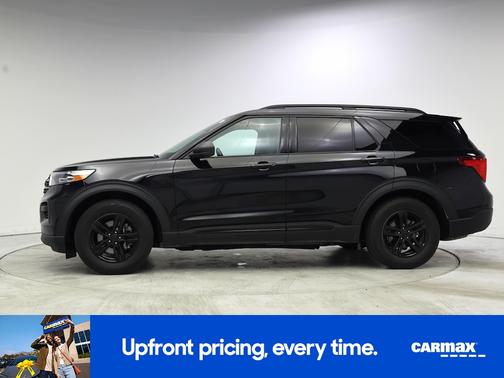 Black 2022 Ford Explorer XLT