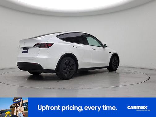 White 2024 Tesla Model Y Long Range