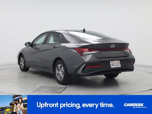 2024 Hyundai ELANTRA SE