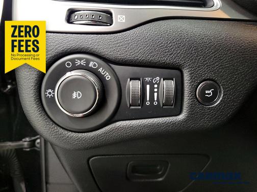 Black 2022 Jeep Cherokee Latitude Lux