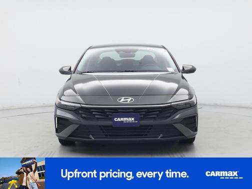 Gray 2024 Hyundai ELANTRA SE