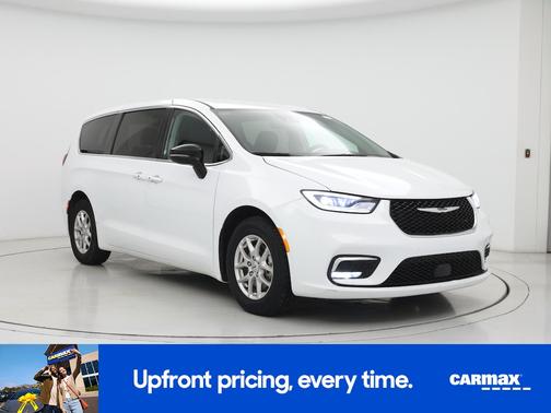 White 2024 Chrysler Pacifica Touring L