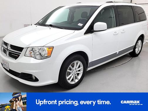 White 2018 Dodge Grand Caravan SXT