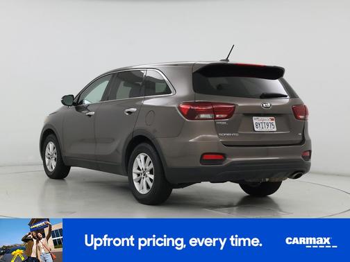 Gold 2020 Kia Sorento LX