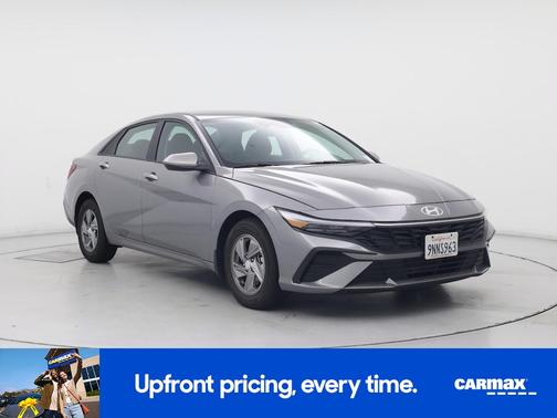 Gray 2024 Hyundai ELANTRA SE