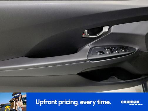 2020 Hyundai Veloster 