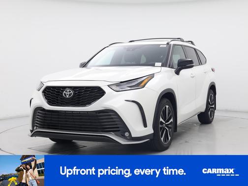 White 2021 Toyota Highlander XSE