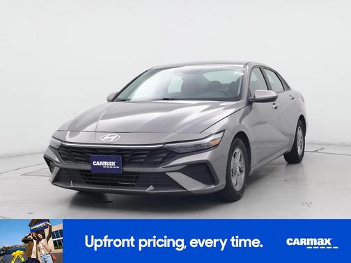 Gray 2024 Hyundai ELANTRA SE