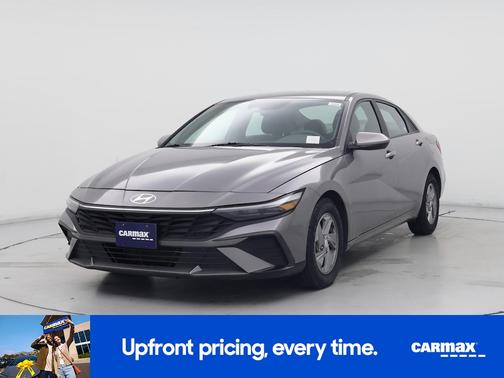 Gray 2024 Hyundai ELANTRA SE
