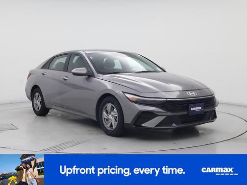 Gray 2024 Hyundai ELANTRA SE