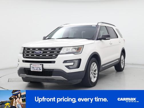 White 2017 Ford Explorer XLT