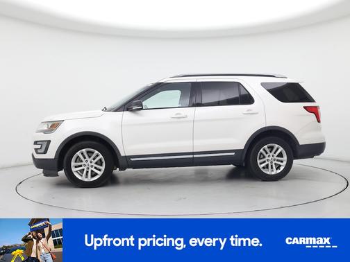 White 2017 Ford Explorer XLT