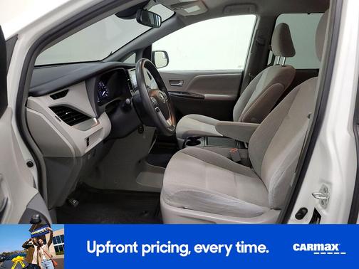 2019 Toyota Sienna LE