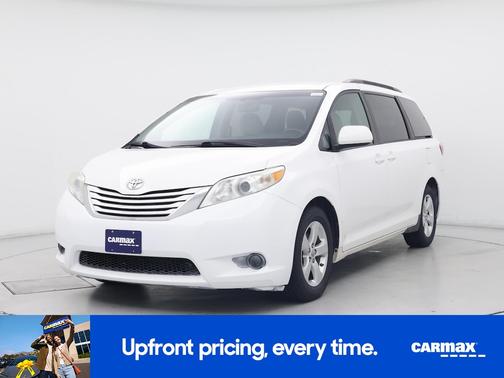 White 2015 Toyota Sienna LE