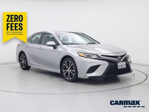 Silver 2019 Toyota Camry SE