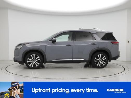 Gray 2023 Nissan Pathfinder Platinum