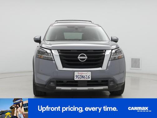 Gray 2023 Nissan Pathfinder Platinum