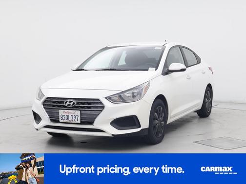 White 2018 Hyundai Accent SE
