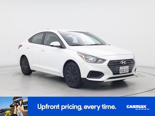 White 2018 Hyundai Accent SE