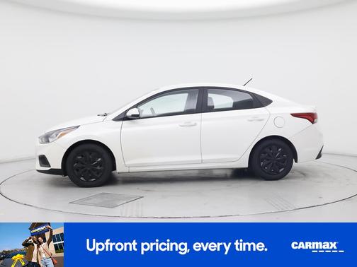 White 2018 Hyundai Accent SE