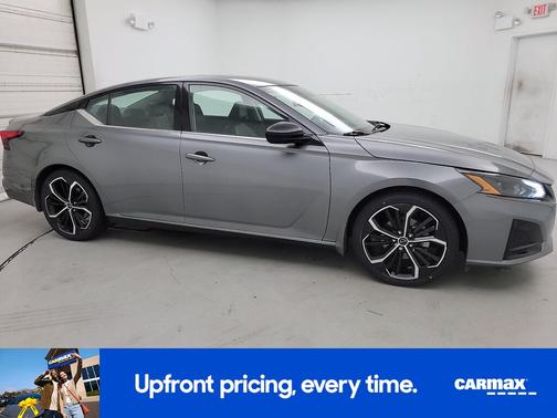 Gray 2023 Nissan Altima SR