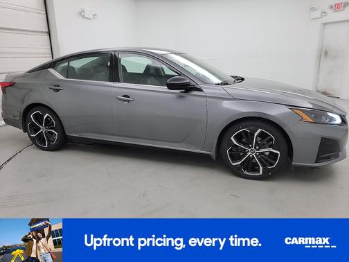 Gray 2023 Nissan Altima SR