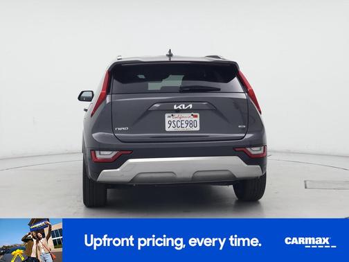 Gray 2025 Kia Niro SX Touring