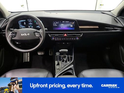 Gray 2025 Kia Niro SX Touring