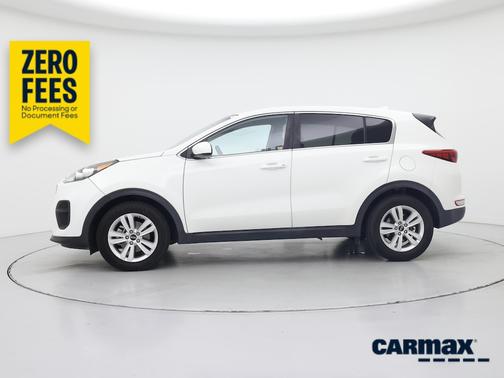 White 2018 Kia Sportage LX