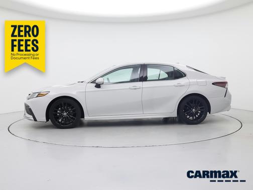 White 2024 Toyota Camry Hybrid XSE