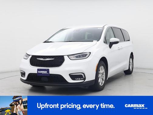 White 2023 Chrysler Pacifica Touring L
