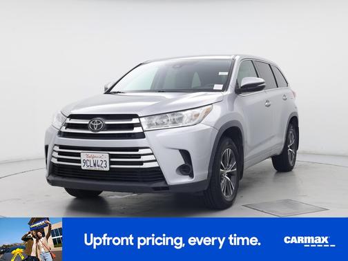 Silver 2017 Toyota Highlander LE