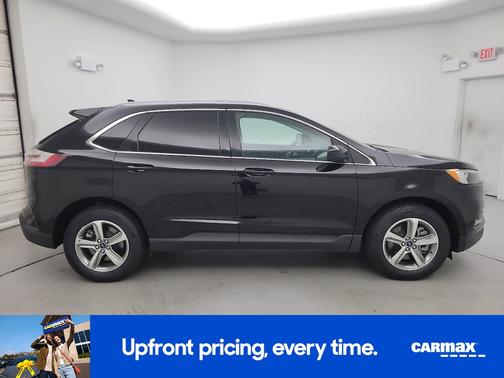 Black 2022 Ford Edge SEL