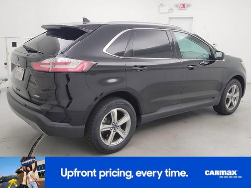 Black 2022 Ford Edge SEL