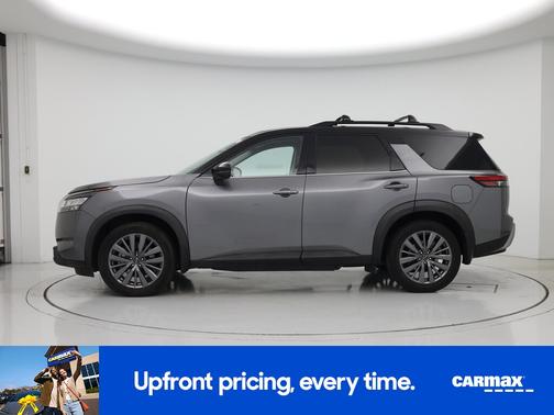 2022 Nissan Pathfinder SL