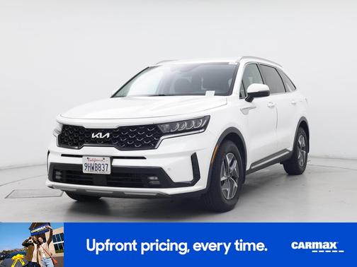 White 2023 Kia Sorento Hybrid EX