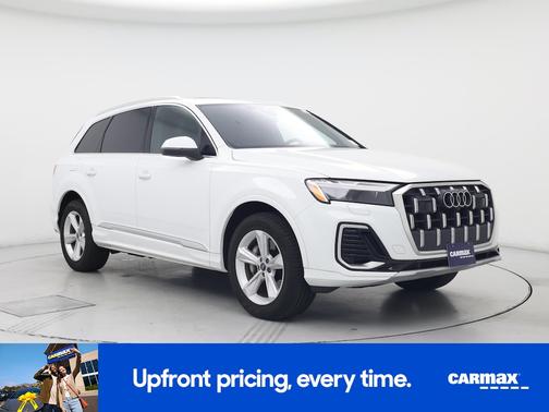 White 2025 Audi Q7 Premium