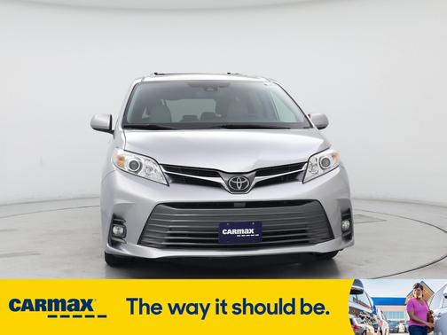 2020 Toyota Sienna XLE