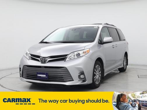 2020 Toyota Sienna XLE