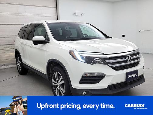 White 2018 Honda Pilot EX