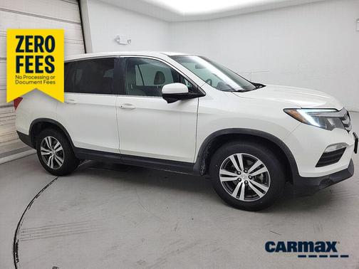 White 2018 Honda Pilot EX