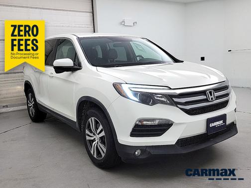 White 2018 Honda Pilot EX