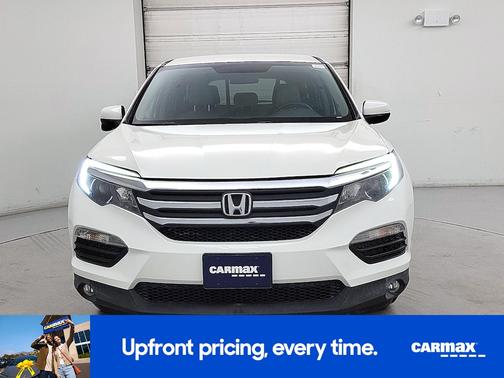 White 2018 Honda Pilot EX