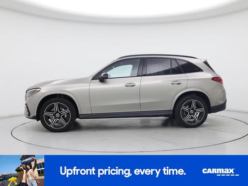 Gray 2024 Mercedes-Benz GLC 300
